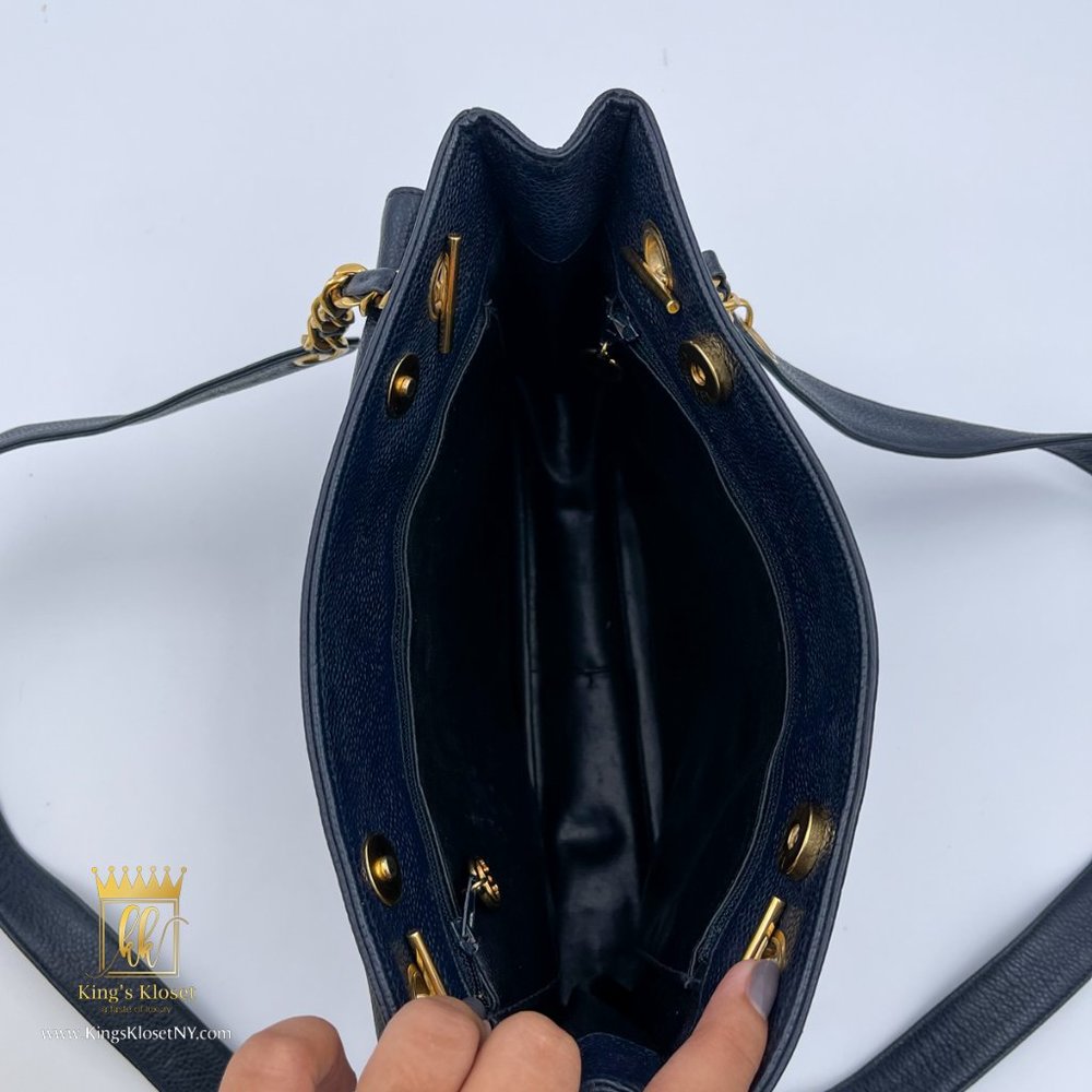 CHANEL VINTAGE DARK BLUE CAVIAR LEATHER SHOULDER BAG - Picture 9 of 11